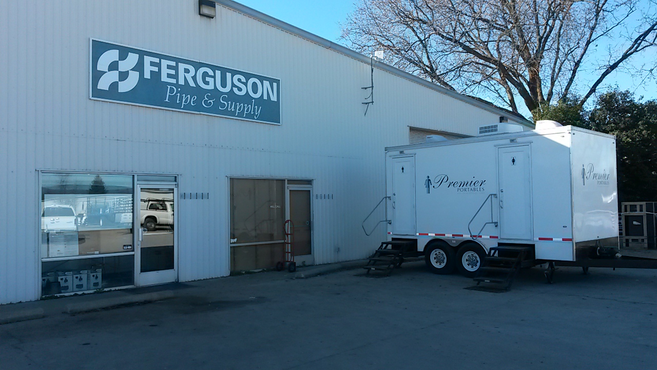 Restroom trailer at Ferguson Pipe & Supply commercial location