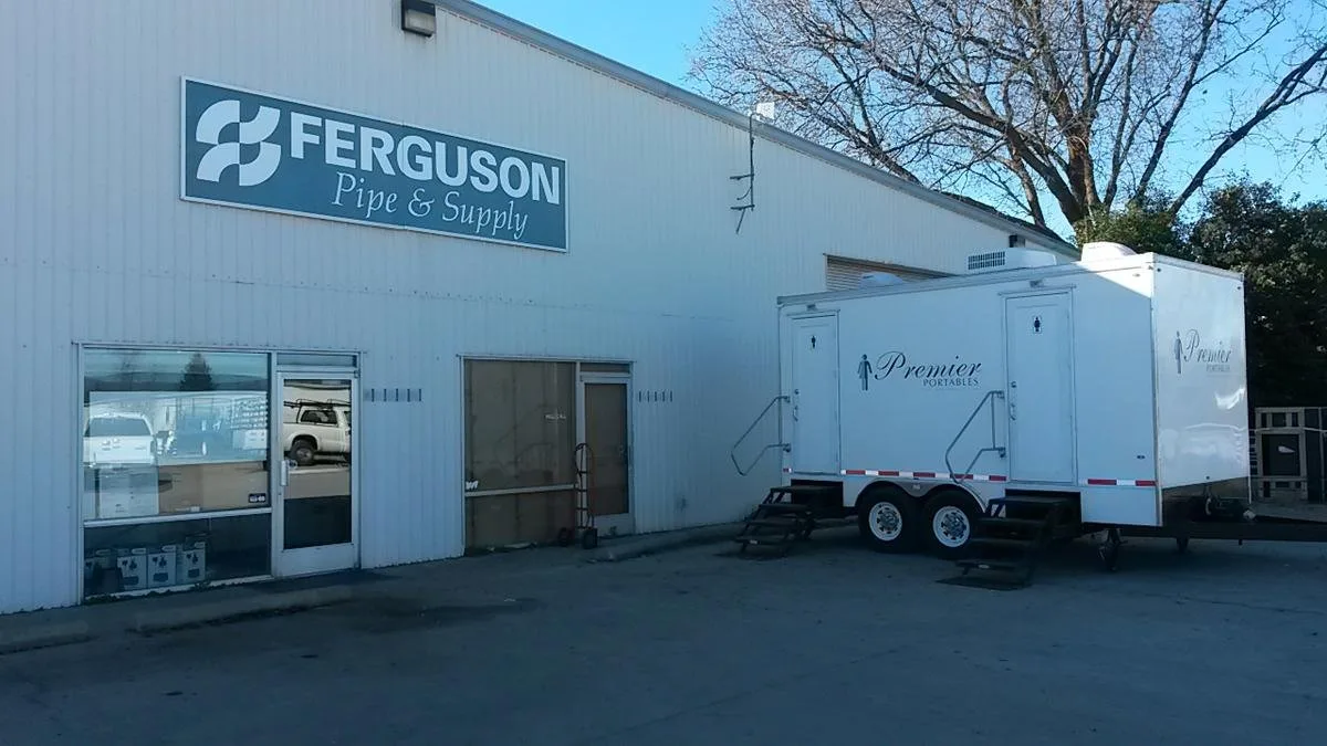 Restroom trailer at Ferguson Pipe & Supply commercial location